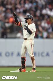 From Zero to Hero: How Lee Jung-hoo's Bunt Single Ignited a .319 Batting Average & Crushed the Giants' Pitching Mound