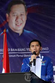 Sekjen DPP Partai Demokrat, Edhie Baskoro Yudhoyono saat berkunjung ke Provinsi Kepulauan Bangka Belitung, Jumat (29/11/2013). - 20131130_ibas-berkunjung-ke-bangka-belitung_8372