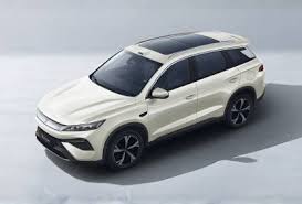 BYD Song Pro ganha versão híbrida que roda 301 km sem gastar gasolina