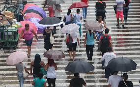 Defesa Civil renova alerta para chuvas fortes entre segunda-feira (21) e quarta-feira (23)