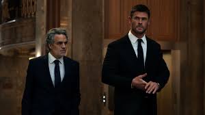 'Crime 101' review: Chris Hemsworth, Mark Ruffalo, and Halle Berry star in heist thriller