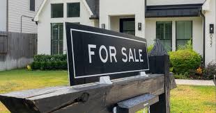 Are mortgage rates heading back above 7%? Here's what experts think.