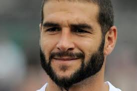 Lisandro Lopez est un taiseux. Du genre à lancer un regard noir à quiconque ose lui poser une question déplaisante. Mais ce mercredi matin, l&#39;attaquant de ... - lisandro-lopez-22