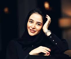 الناز حبیبی با یک اکسسوری عجیب نگاه‌ها را میخکوب کرد/ عکس