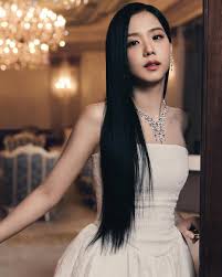 Mỹ nhân đẹp nhất thế giới 2024: Jisoo (BLACKPINK) 3 năm giành No.1, tranh cãi 2 mỹ nhân Hàn vượt mặt Địch Lệ Nhiệt Ba