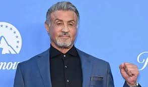 Sylvester Stallone destaca a importância da vida comunitária cristã para o crescimento espiritual