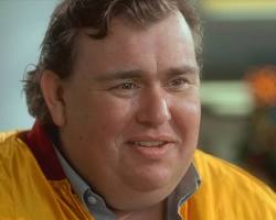 Gus Polinski (John Candy) in Home Alone (1990) resmi