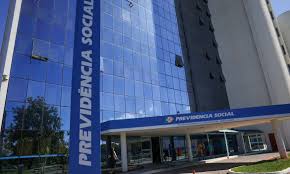 INSS Cancela Consignados! 8 Bancos Proibidos: O Que Acontece Agora?