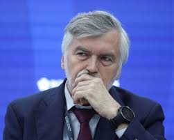 Senior Russian banker fired after scathing speech on wartime economy - The Guardian