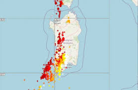 Gewitter und Blitze ziehen über den Süden Sardiniens hinweg, in Gennargentu ist Schneefall möglich.