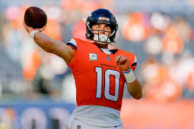 Which NFL Teams Have Clinched Spots in the 2025-2026 Playoffs?