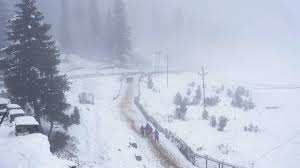 Unusual May snowfall in Kashmir brings relief to tourists fleeing heatwave