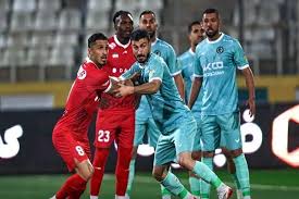 پرسپولیس با پیکان بالاخره به صدر رسید | گلزنی ستاره سرخ ها در حضور همسرش