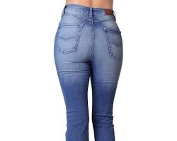 Imagen de Jeans acampanados de la marca Oggi