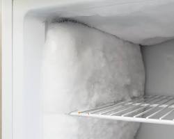 Hình ảnh về freezer with excessive frost buildup