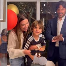 Neto de Silvio Santos rouba a cena na festa do primo e diverte família; veja vídeo