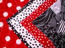 Résultat de recherche d'images pour "red and white quilts"