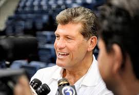 Connecticut women&#39;s basketball coach Geno Auriemma APConnecticut women&#39;s basketball coach Geno Auriemma speaks with reporters last week in Storrs, Conn. - 10164733-large