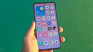 Why I recommend this $450 Samsung phone over competing models by Google and OnePlus
