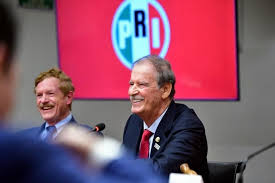 Reciben a Fox... ¡en el PRI!