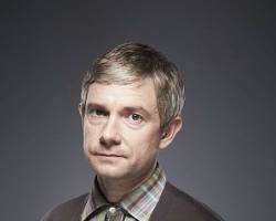 Dr. John Watson (Martin Freeman) resmi