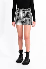 SHORTS WITH HOUNDSTOOTH DESIGN