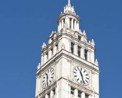 Image of clock tower in Chicago