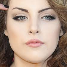 Elizabeth Gillies arrives at Nickelodeon&#39;s 26th Annual Kids&#39; Choice Awards at the USC Galen Center in Los Angeles, CA on March 23, 2013. - elizabeth-gillies-9-makeup