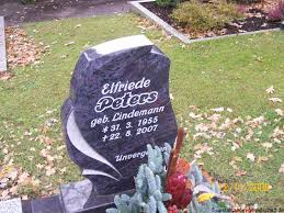 Grab von Elfriede Peters (geb. Lindemann) (31.03.1855-22.08.2007 ...