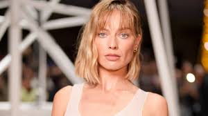 Margot Robbie's 'Wuthering Heights' Dominates Streaming Despite Controversy