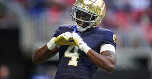 Notre Dame takes commanding first-half lead over Navy on 64-yard TD run