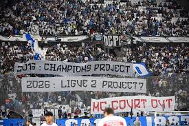 Le propriétaire de l'OM Frank McCourt toujours ciblé par des banderoles au Vélodrome avant le Classique — L'Équipe