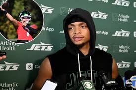 Justin Fields under pressure as Jets aim for their first win