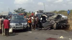 Salvó la vida de milagro: el auto en el que viajaba Anthony Joshua quedó destrozado y el boxeador la libró por ir en la parte de atrás
