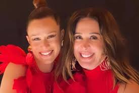 Claudia Raia se declara para Mariana Ximenes em aniversário
