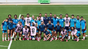 La inesperada respuesta de España sobre su estancia en México antes de su debut