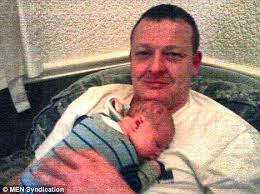 Murder and suicide: <b>Paul McBride</b>, pictured holding his son Ollie, <b>...</b> - article-2098347-11A6762B000005DC-653_468x349