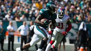 Former NFL running back wins legal battle to see his dying daughter