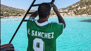 Nery Castillo, polémico exdelantero, presume jersey de Hugo Sánchez, quien lo debutó en el Tri: 
