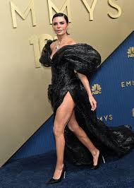 Emmys 2026 red carpet photos: See the best looks of the night