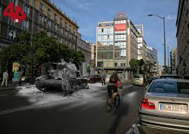 Znalezione obrazy dla zapytania Marcin Dziedzic fotografie współczesnej Warszawy ze zdjęciami z czasów Powstania Warszawskiego.