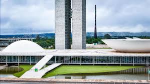 Lula sanciona com vetos projeto sobre reajuste salarial para carreiras do Congresso e TCU
