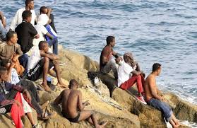 Risultati immagini per ventimiglia e migranti