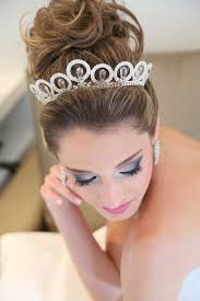 Resultado de imagem para PENTEADOS NOIVAS 2016