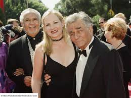 Suicide de Jacqueline Falk : interdite de voir son père pendant 3 ans, elle était en guerre avec la veuve de Peter Falk