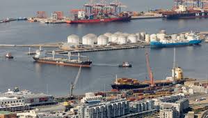 Cae precio del petróleo tras acuerdo de la OPEP+ de elevar sus objetivos de producción