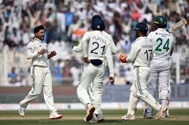 Proteas Fight Back! Siraj Strikes, But SA Hold Strong vs India!