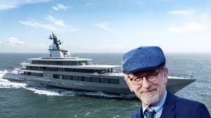 Steven Spielberg atraca en el puerto de Tarragona con su megayate de 200 millones de euros