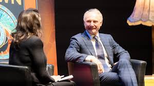Dan Brown: Neuer Thriller stürmt die Bestsellerlisten!