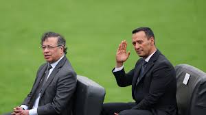 Alerta por Seguridad de Petro: Desvío de Avión Presidencial por Amenaza - Imagen principal del artículo